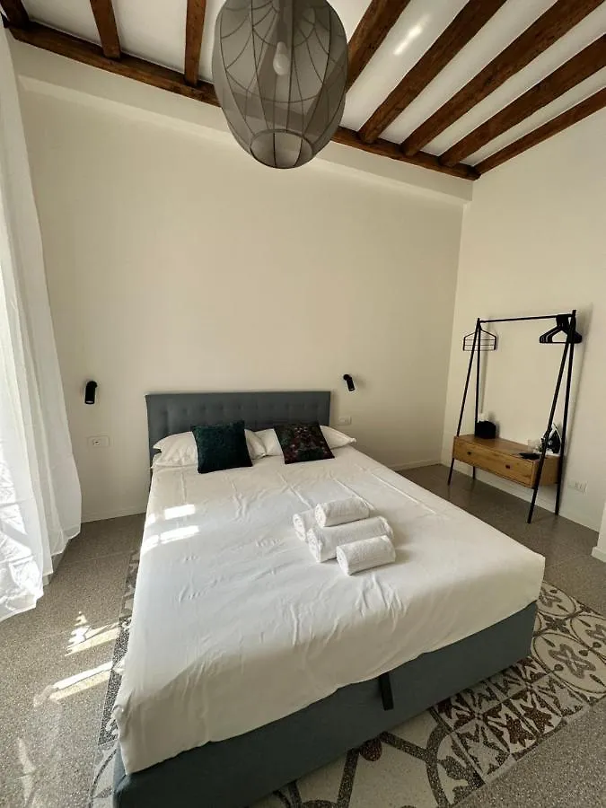 Milano Apartments Navigli Porta Genova Italy